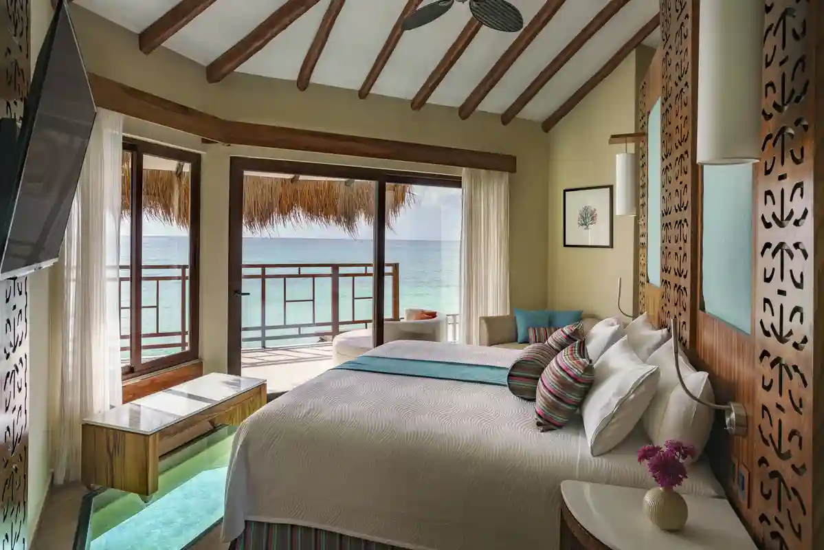 palafitos cancun suite over water
